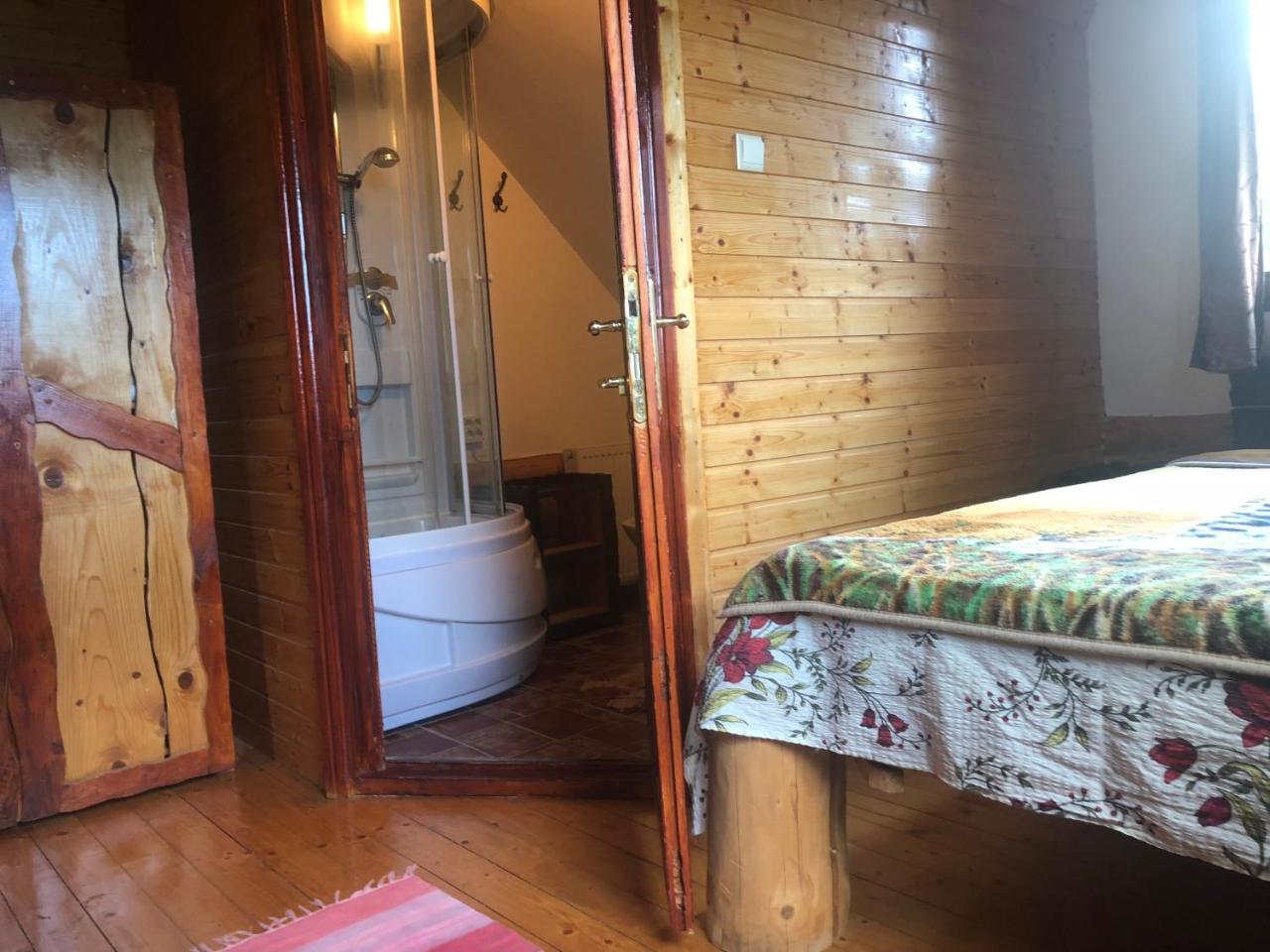 ブラショフ Hot Tub Chalet Retreatヴィラ エクステリア 写真