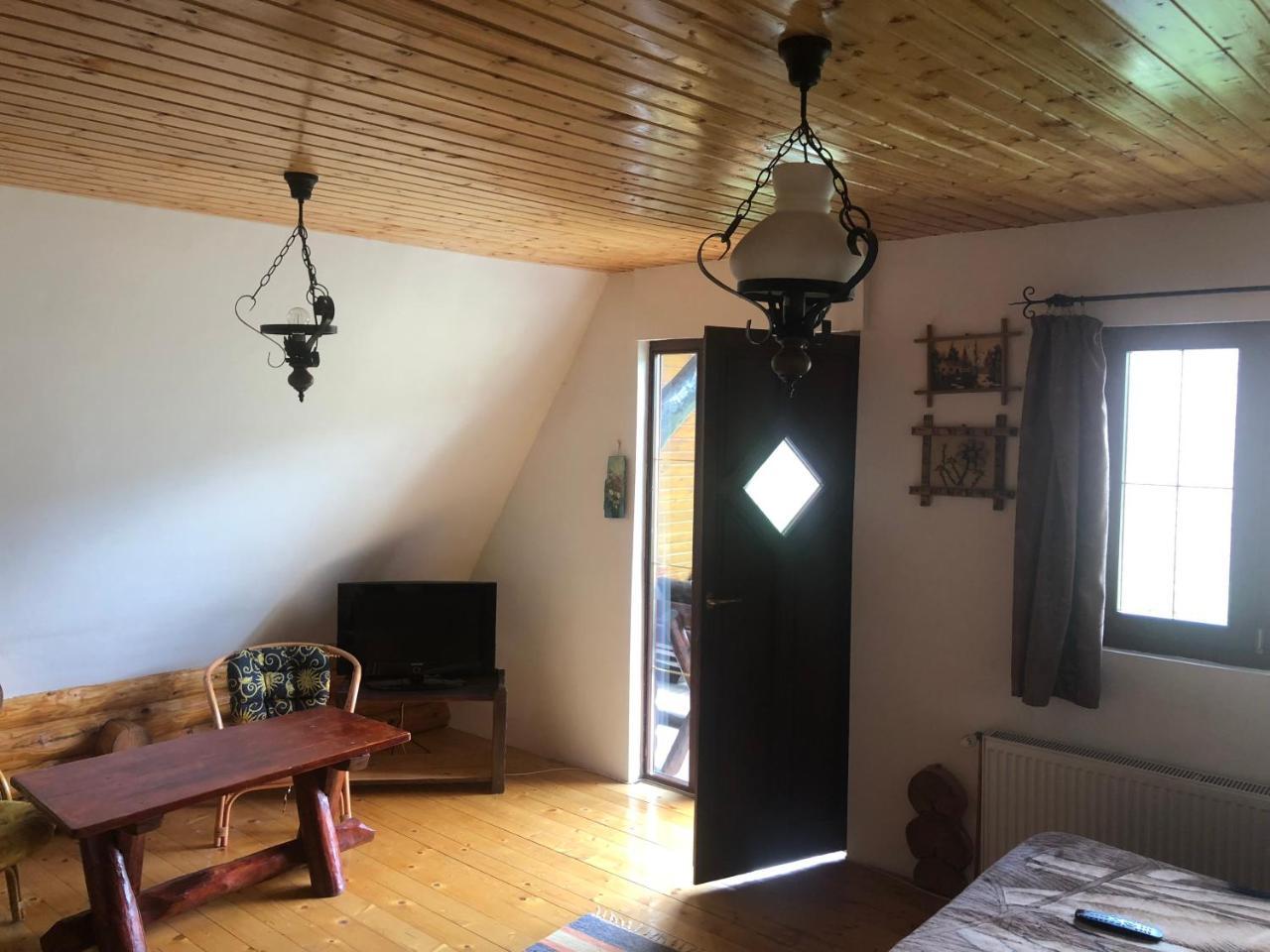 ブラショフ Hot Tub Chalet Retreatヴィラ エクステリア 写真