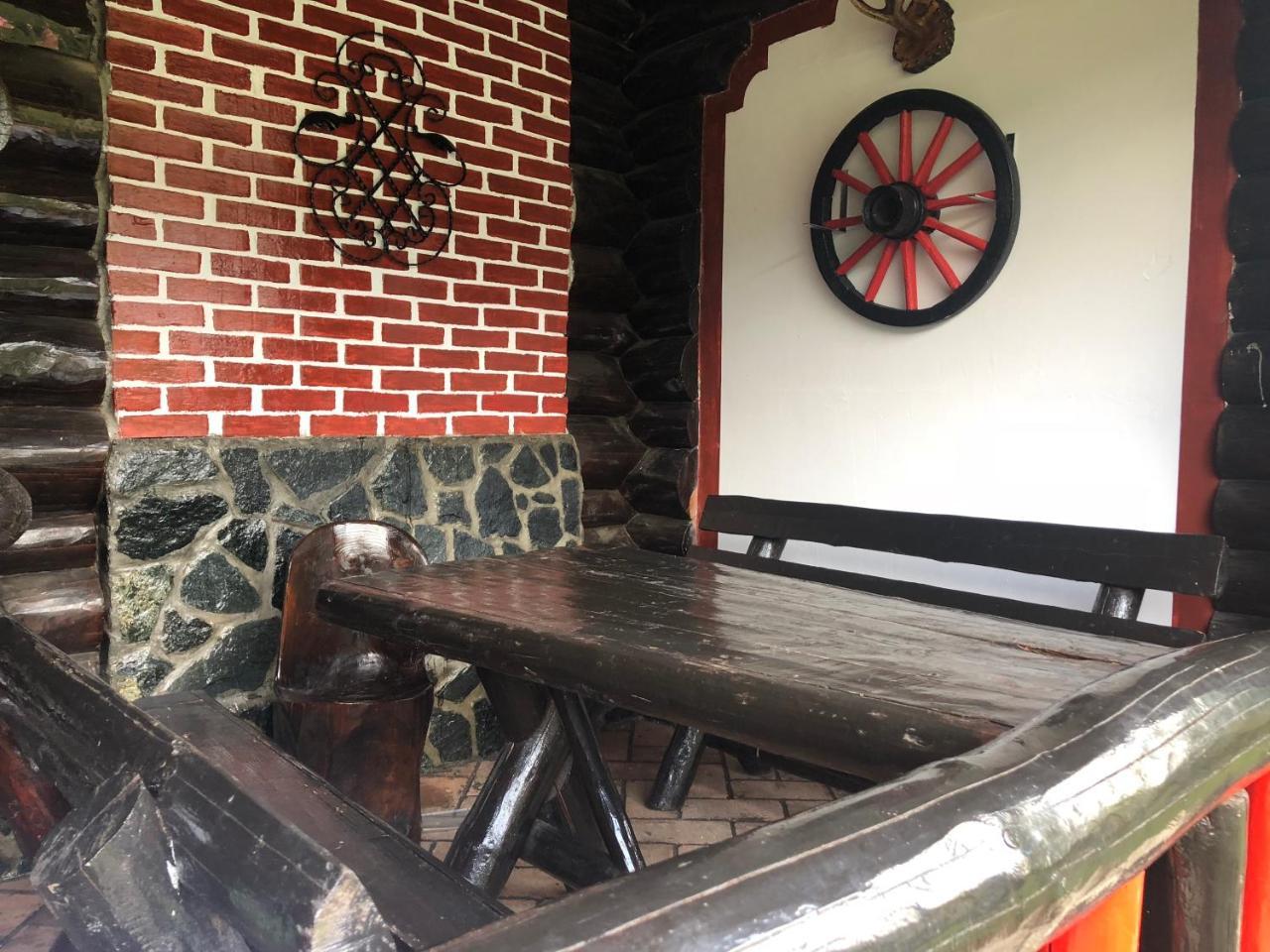 ブラショフ Hot Tub Chalet Retreatヴィラ エクステリア 写真